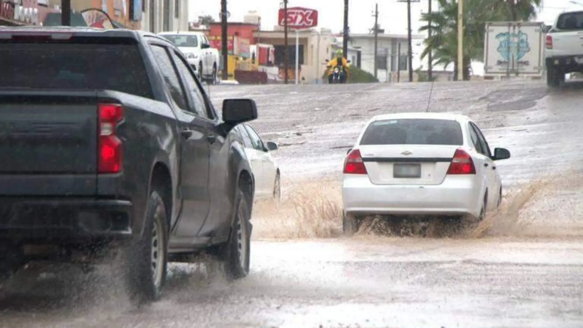 Huracán Norma se intensificaría en la madrugada